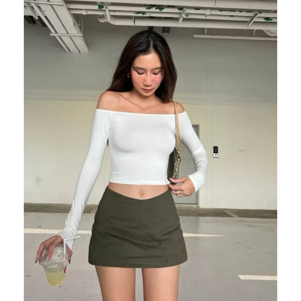 ส่งต่อ เสื้อครอปปาดไฟล่ Atipashop - BABE LONGSLEEVE เสื้อครอป ปาดไหล่ แขนยาว