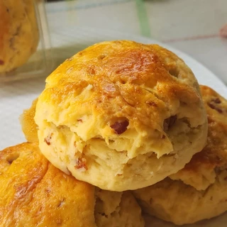 Biscuit บิสกิตไซส์ยักษ์ใหญ่ไจแอนด์ (บิสกิตบัตเตอร์ฮันนี่/บิสกิตเบค่อนชีส/รัมผลไม้/คุกกี้แอนด์ครีม)