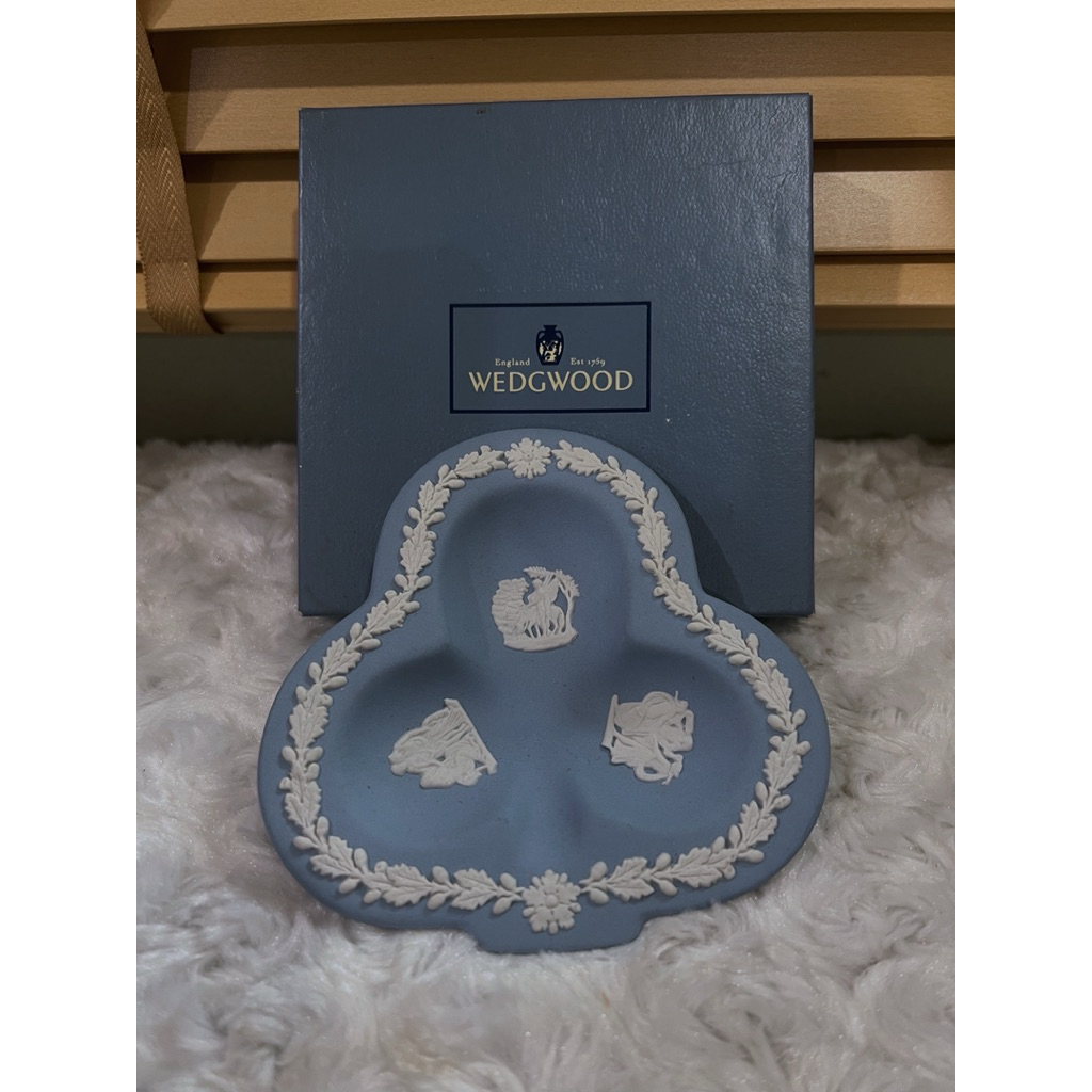 #wedgwood  blue jasper
