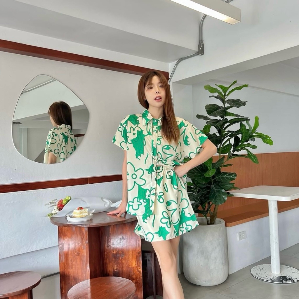 ส่งต่อ เสื้อเชิ้ต poppy green จากร้าน jula_store