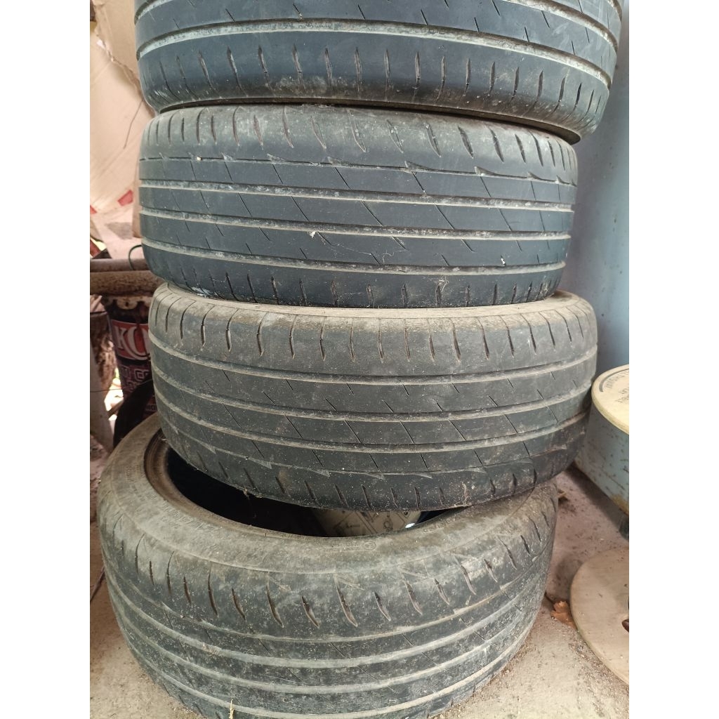 ยางรถยนต์ 215/45R17 bridgestone RE004 (มือสอง)