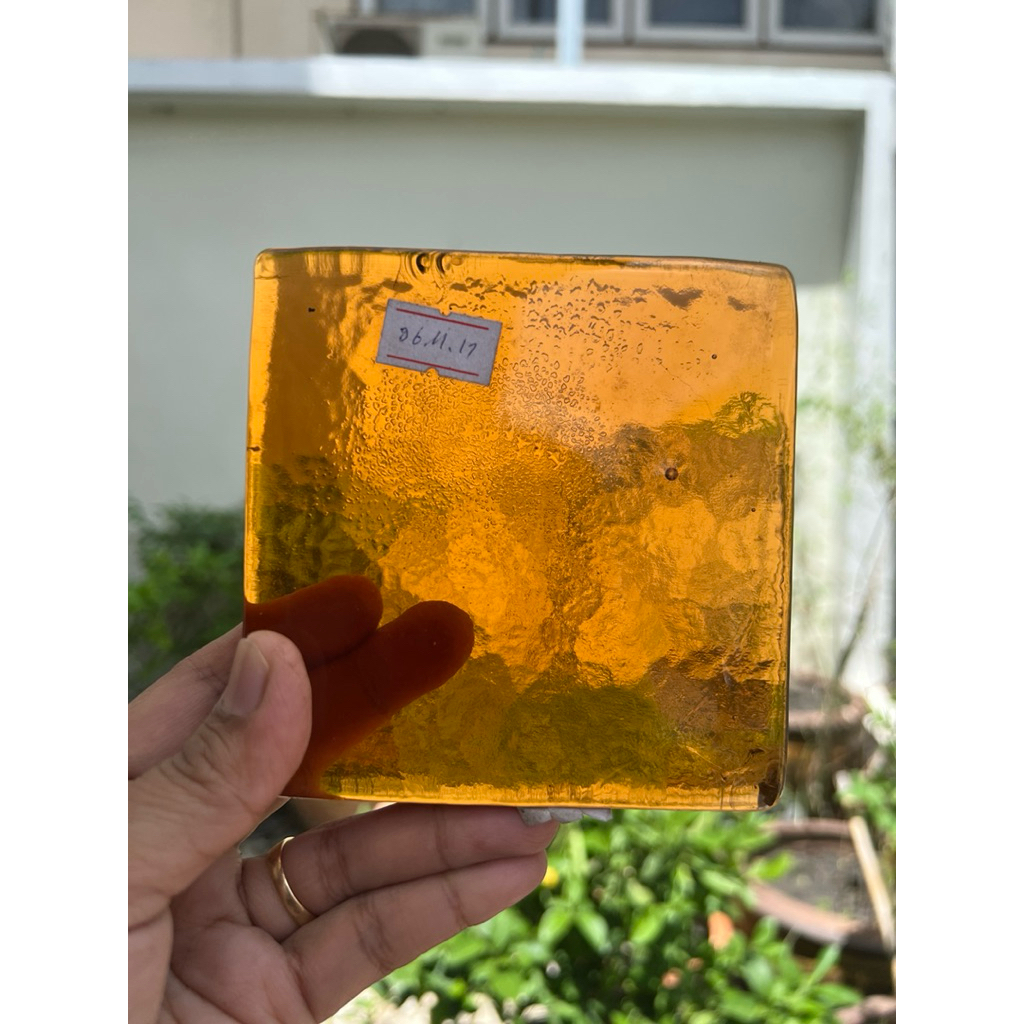Rough glass morganite 703 gram 4x4 inch  พลอย ก้อนกระจก 0.703 (GRAM ) กรัม