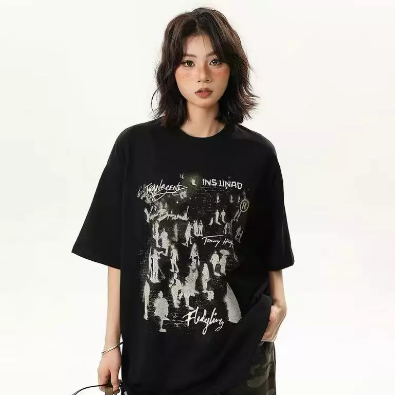 เสื้อยืดคอกลมลายพิมพ์แบรนด์ฮิต สไตล์อเมริกันไฮสตรีท ฤดูร้อน ใส่ได้ทั้งคู่รัก ทรงหลวมแขนสั้นผู้หญิง แต่งตัวแมตช์ง่าย