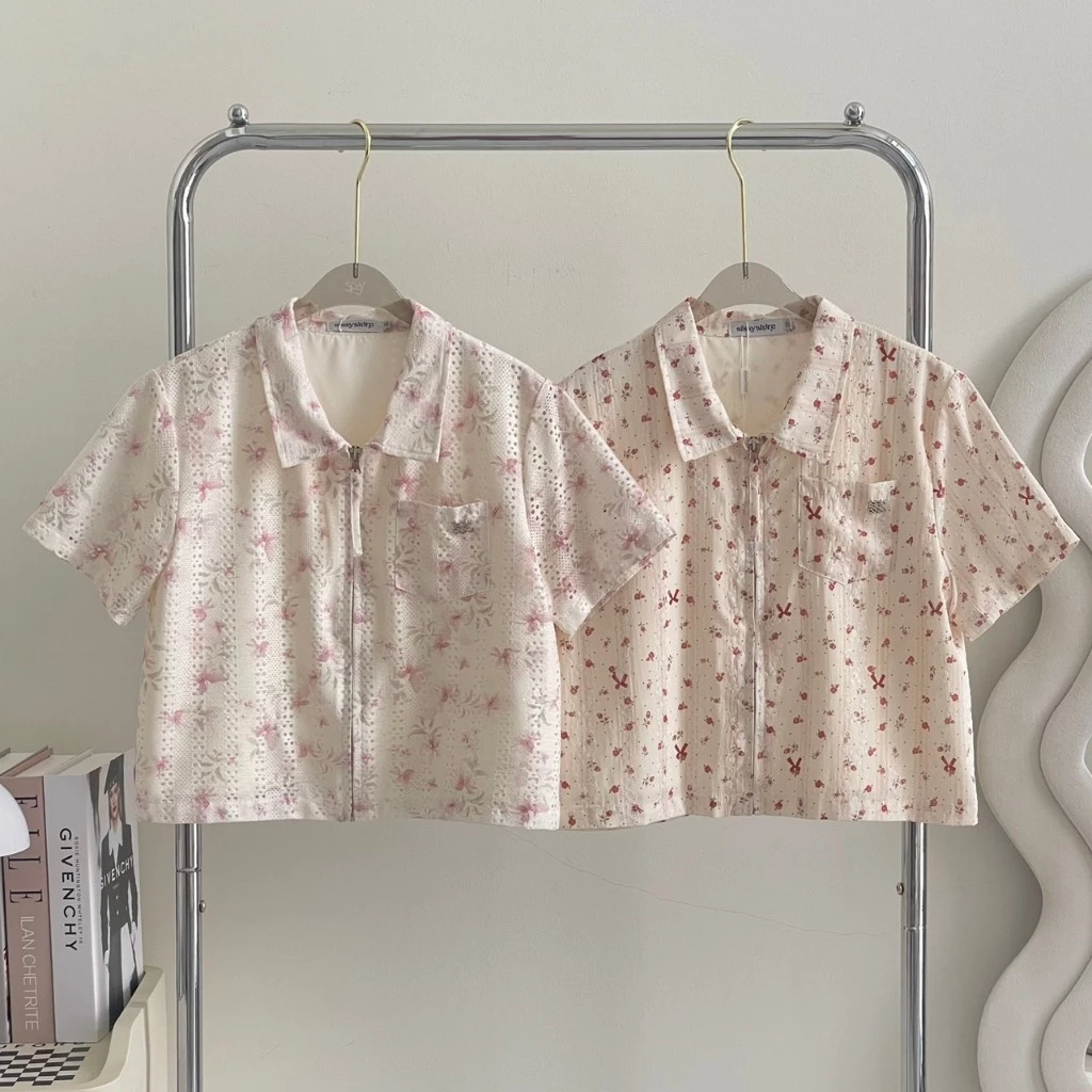 SISSY : เสื้อแขนสั้นคอปก(XS-3XL) ผ้าลูกไม้ซิปหน้า ซับในทั้งตัว ใส่สบาย