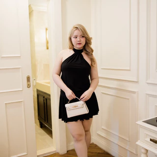 Vivian Dress เดรสสั้นสวยหวานดูแพง มีความเซ็กซี่แบบผู้ดี ซับกางเกงในตัว กระโปรงพริ้วสวย ด้านหลังเป็นแบบผูกคอปักอะไหล่TFF