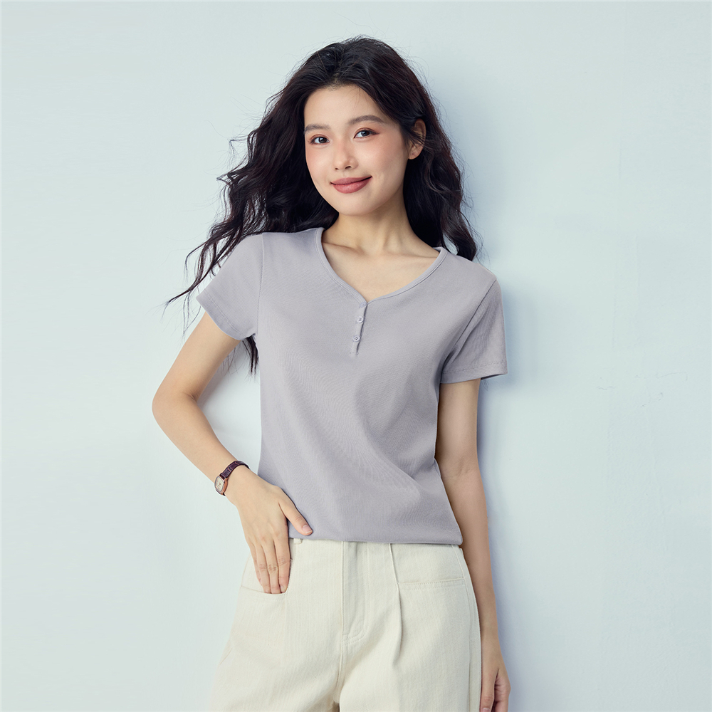 GIORDANO (Online Exclusive) เสื้อยืดคอวีผูหญิง  Women's V-neck Buttons Rib Tee 13325342