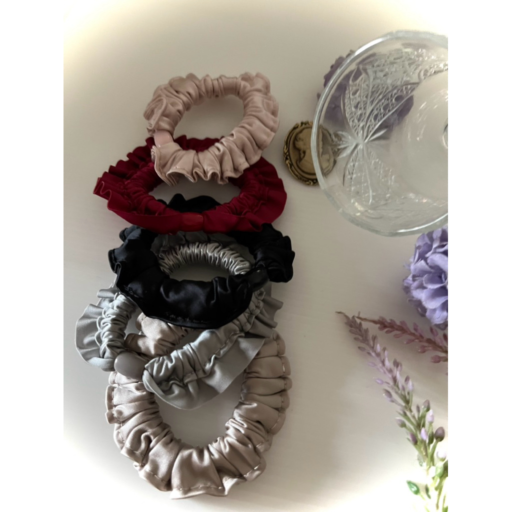 ยางรัดผม สไตล์สครับชีส์ Scrunchies PreMium Satin รุ่นผมน้อย 1 ชิ้น)) คุณภาพดี ยางไม่ดึงเส้นผม