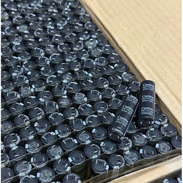 ตัวเก็บประจุสำหรับแฟลชกล้อง 300uf 320v 15*47 ระยะขา8 ยี่ห้อ Camion
