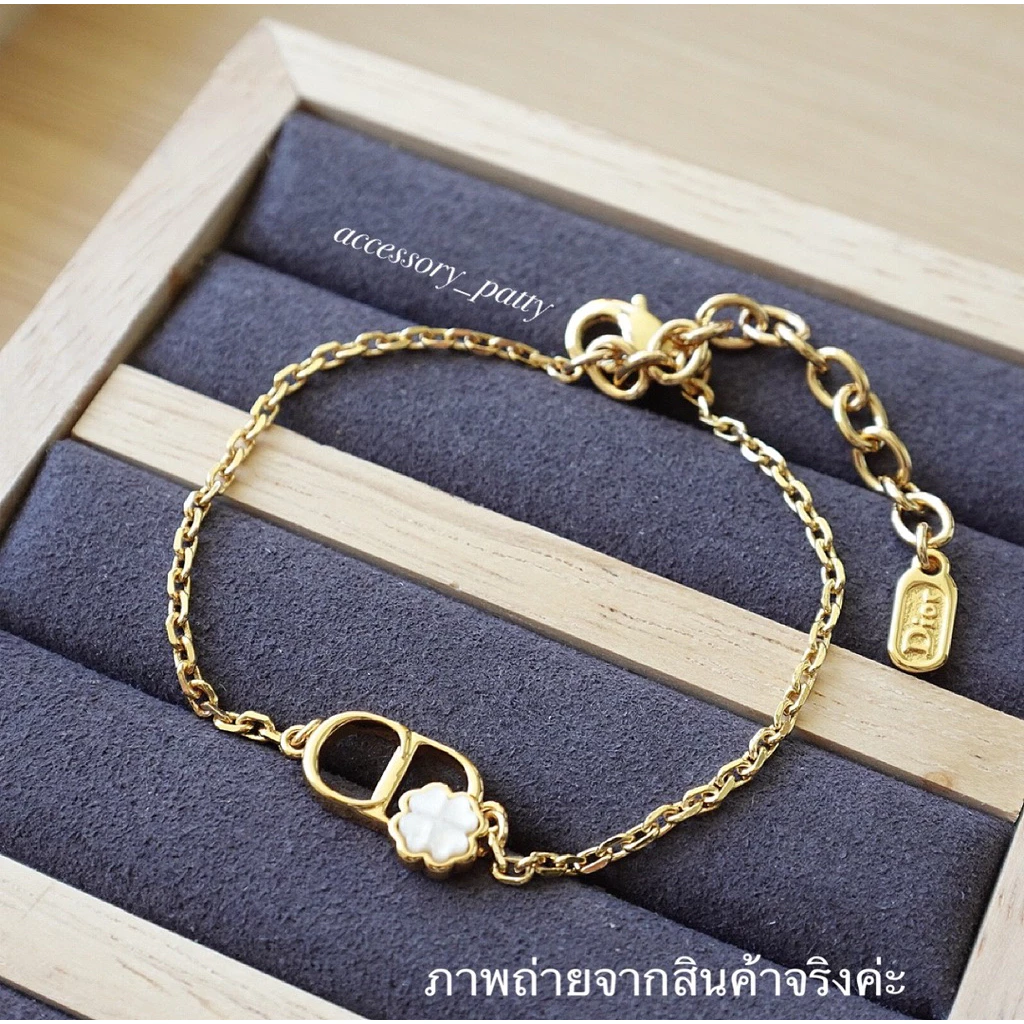 ✨💖สร้อยข้อมือ รุ่นA33 ตัวเรือนสีทองแต่งดีเทลโคลเวอร์4กลับนูนสวย น่ารักตะมุตะมิค่ะ งานสวยตรงปกค่ะ💖✨