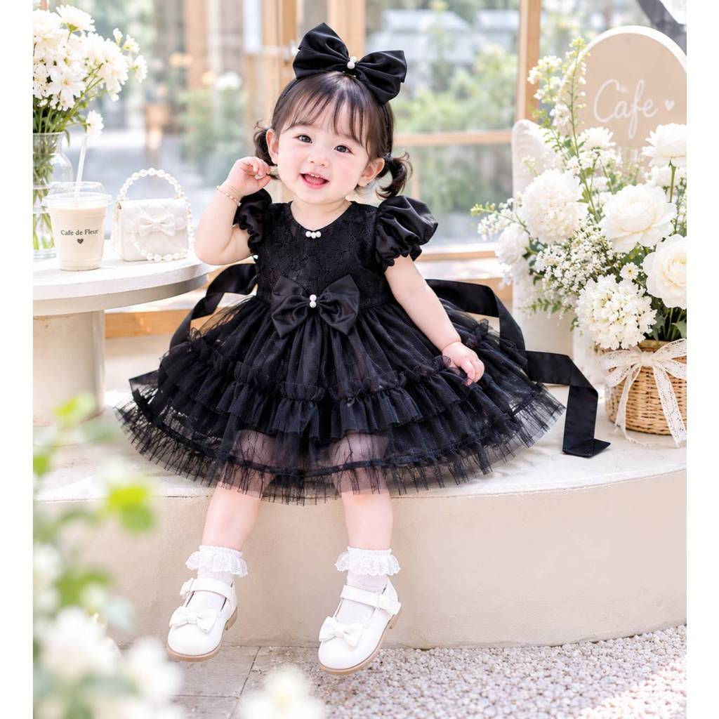 กระโปรงสีดำแขนตุ๊กตา+กิ๊บติดผม ผูกหลัง นน.6-11กก.อก 22 นิ้ว ยาว 16 นิ้ว ชุดฟรุ่งฟริ้งสีดำเด็กหญิง  (ฟรีไซส์)