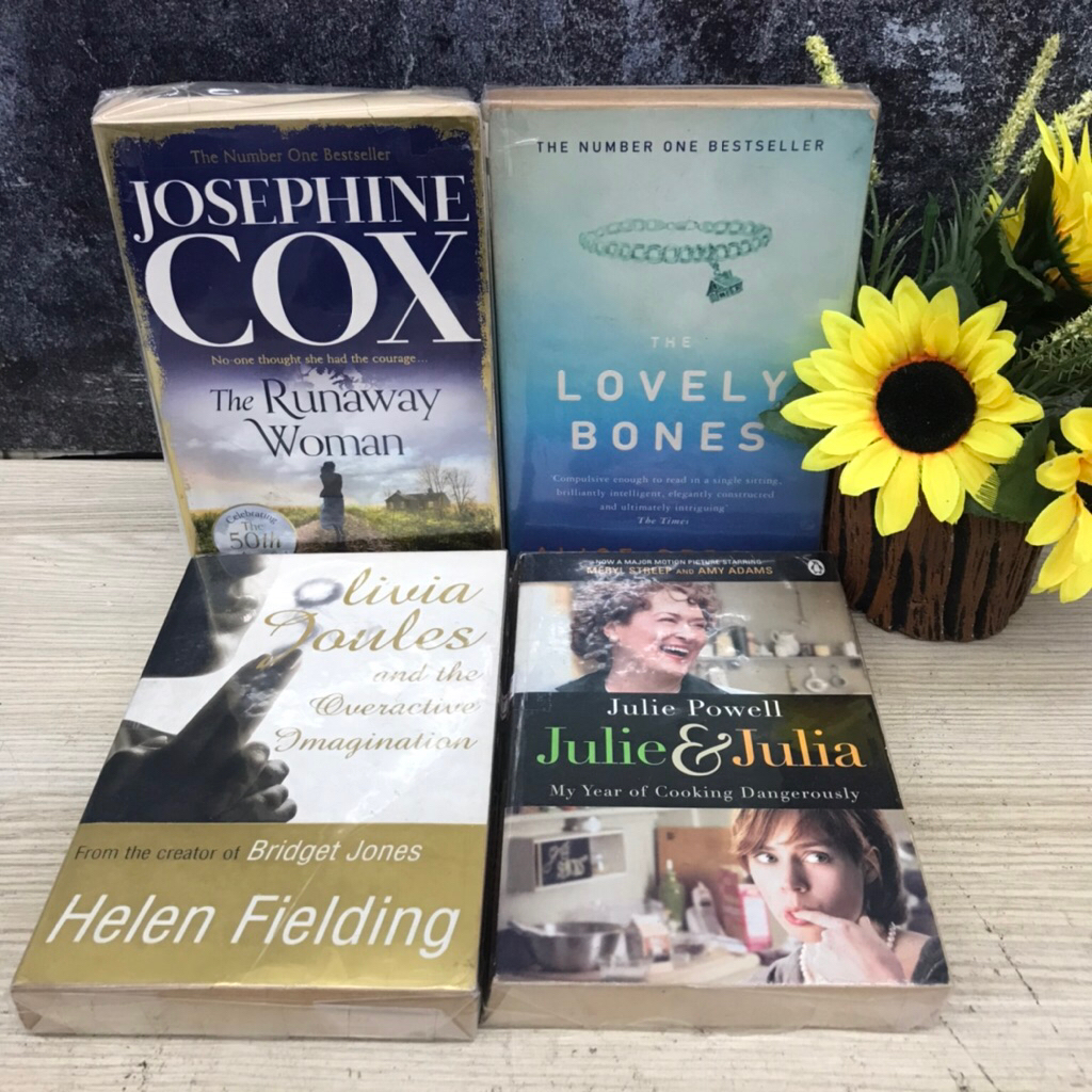 หนังสือต่างประเทศ: The Runaway Woman W2758 The Lovely Bones W2759 Olivia Joules W2760 Julie&Julia W2