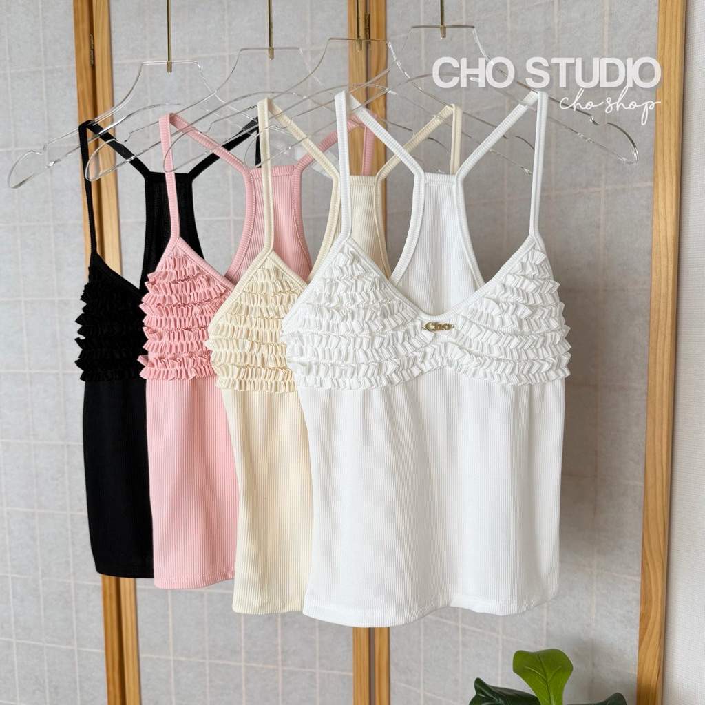 พร้อมส่ง CHO - สายเดี่ยวผ้าร่อง แต่งชั้นติดอะไหล่กลางอก