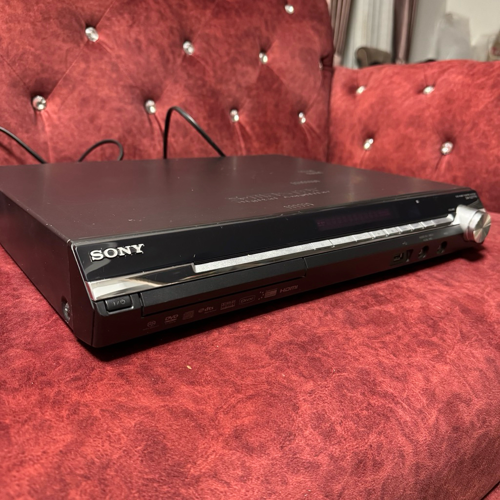 แอมป์เครื่องเล่น Sony DVD Home Theatre รุ่น DAV-DZ777K 5.1 Channel ไม่อ่านแผ่น แต่ใช้เป็นแอมป์ได้ มี