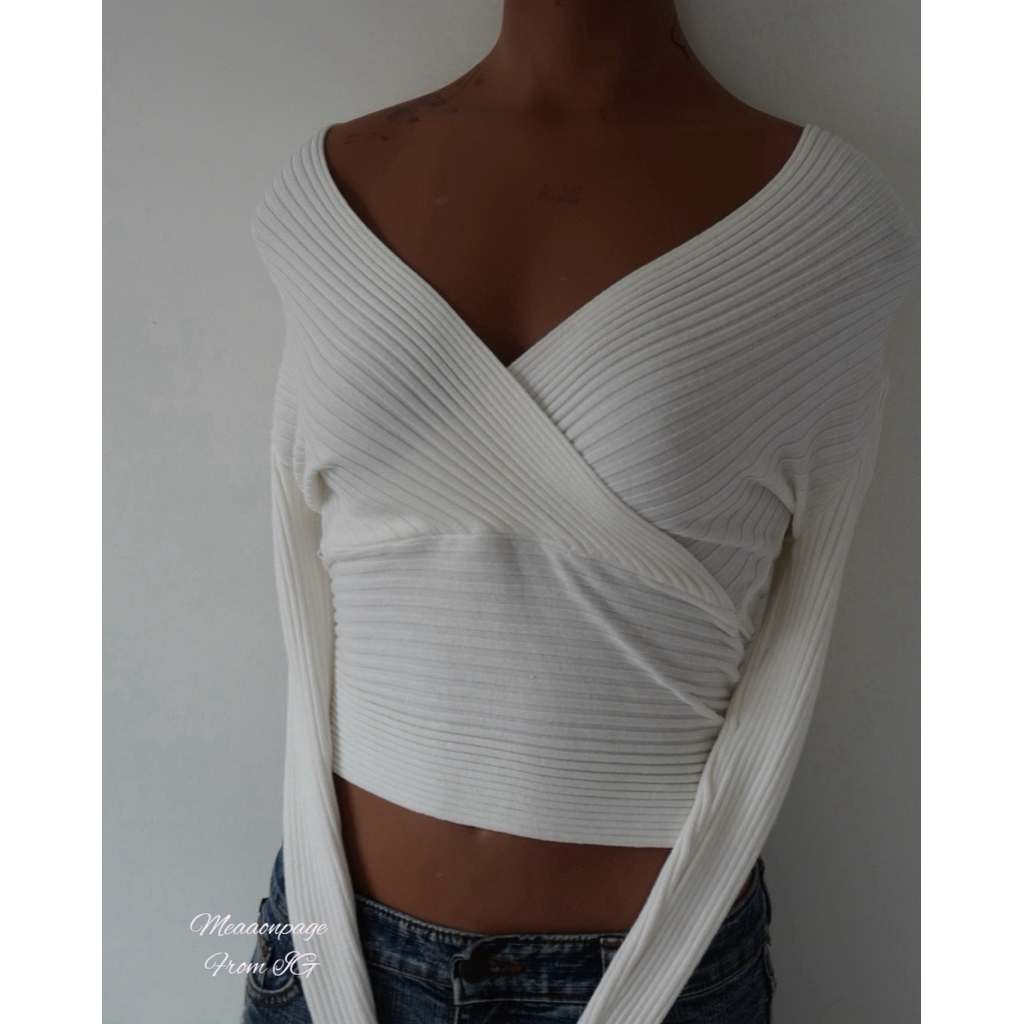 No. 0032 y2k ribbed wrap knit top soft ivory off-shoulder fit เสื้อไหมพรมผ้าร่อง สีขาวงาช้าง Size XS