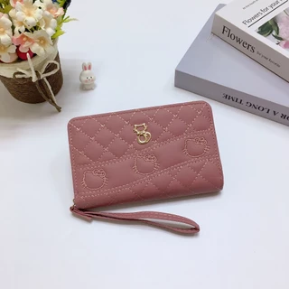 M15#BBกระเป๋าสตางค์ใบกลางมีช่วงใส่บัตรงทั้งหมด4ช่อง 📌วัดสุด:หนังPU รุ่นใหม่มีสายคล้องมือทุกใบค่ะ