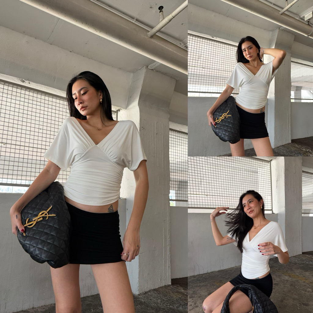 Atipashop -  V Ruched Waist Top | เสื้อคอวีลึกดีไซน์เรียบหรู ดีเทลจับจีบช่วงเอว