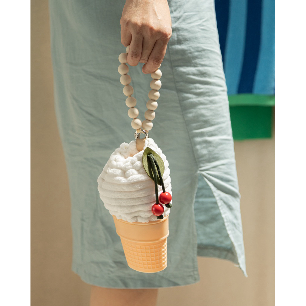 Soft Serve Ice Cream Wrist Pouch กระเป๋าหูรูดผ้าลูกฟูกสีขาว