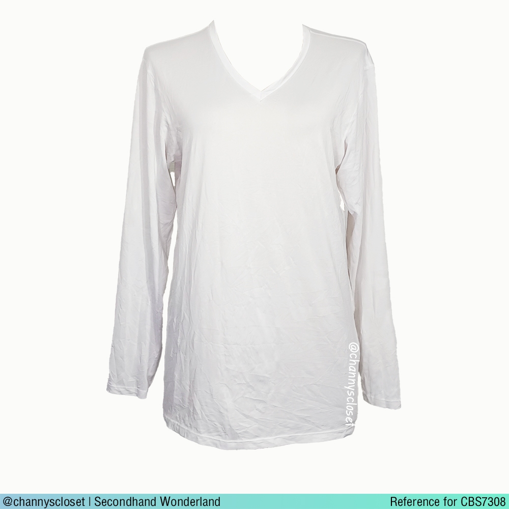 💖USED Uniqlo AIRism - White V Neck T-Shirt | เสื้อยืดสีขาว เสื้อแอริซึม แขนยาว คอวี ตัวยาว สีพื้น แท