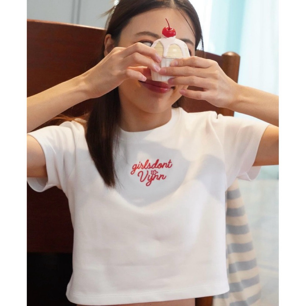 ส่งต่อ เสื้อแบรนด์ vynn official - baby tee