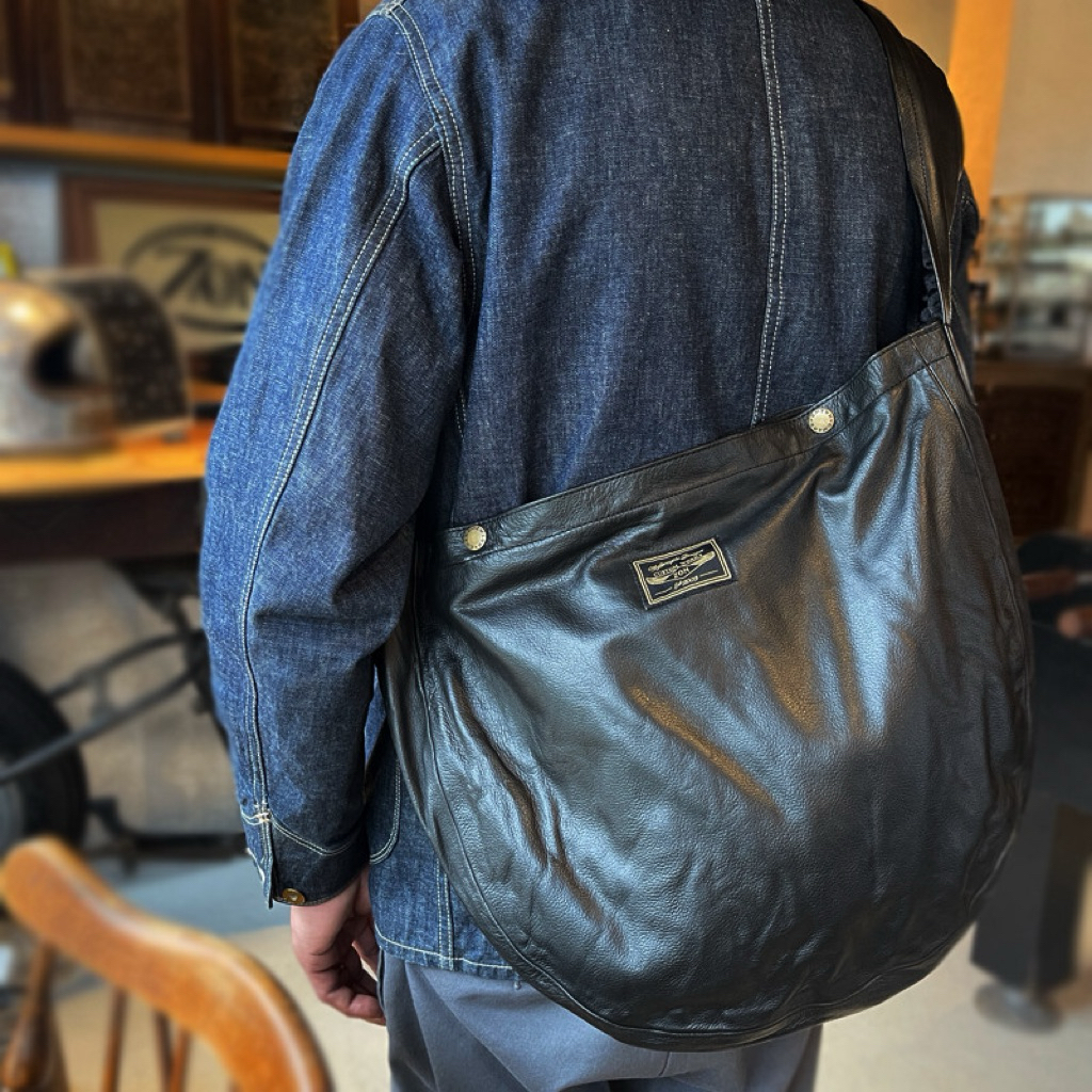 กระเป๋าหนังเเท้ทรงNew Paper bag จากญี่ปุ่นสำหรับBiker