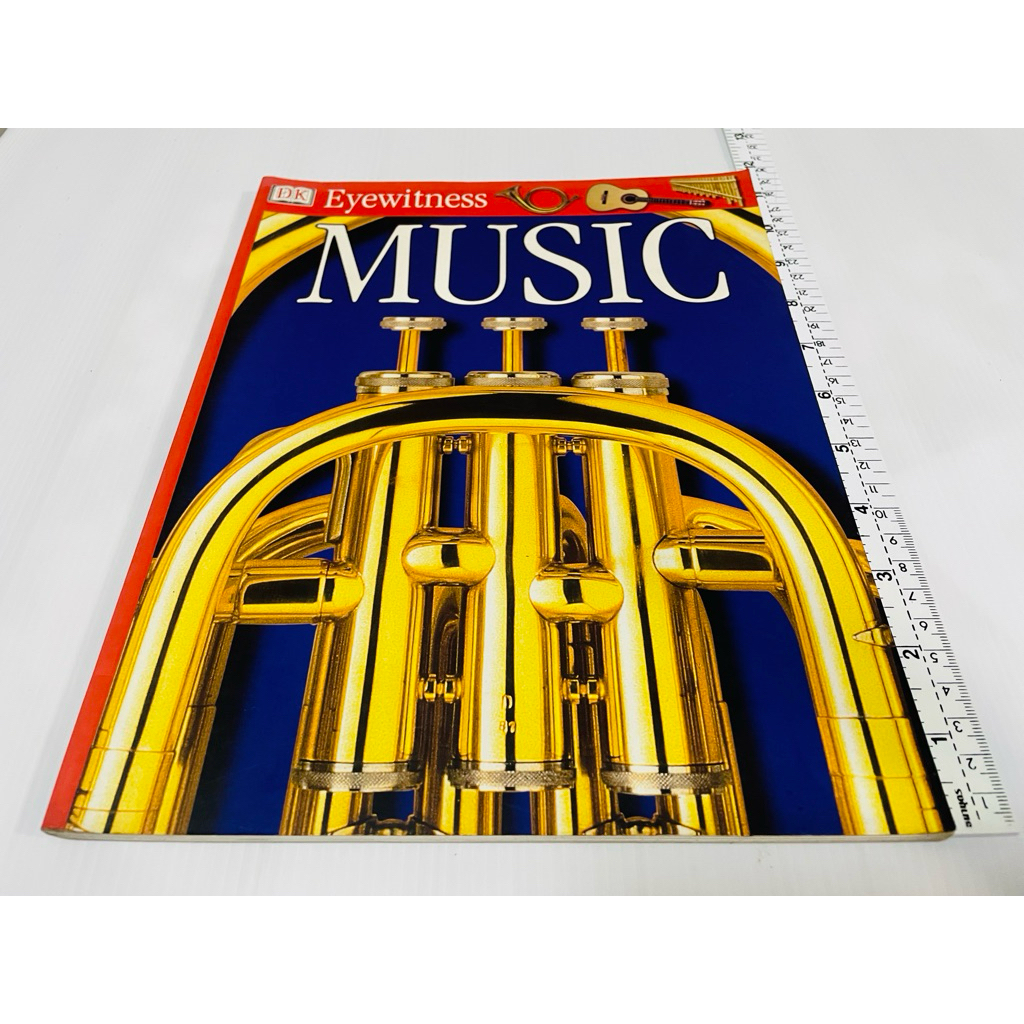 มือสอง ตำหนิมุมปกไม่สวย ด้านในปกติ หนังสือแนวความรู้สำหรับเด็ก DK Eyewitness Music 98 บาท