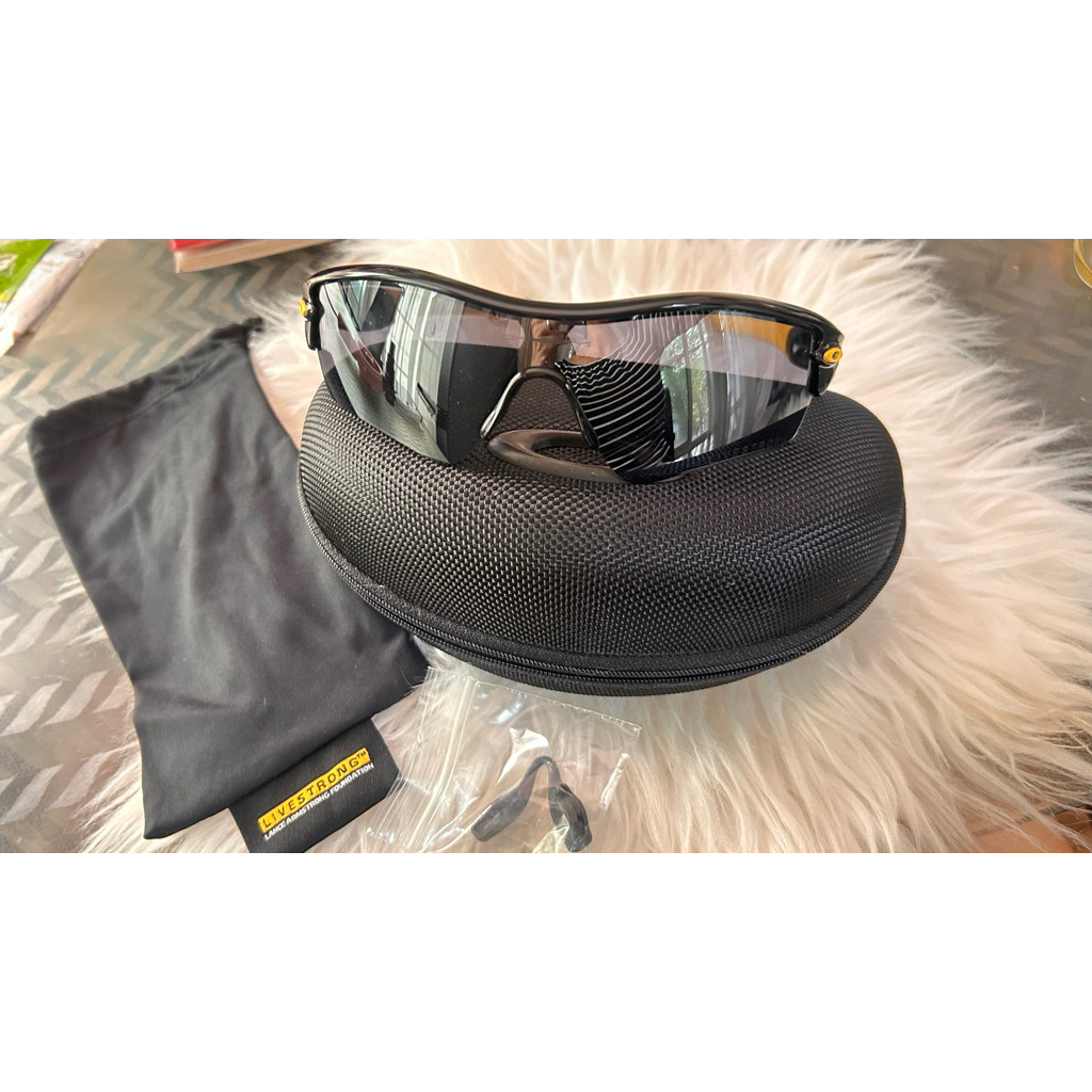 Oakley Radar Path “Livestrong” -มือสองเหมือนใหม่