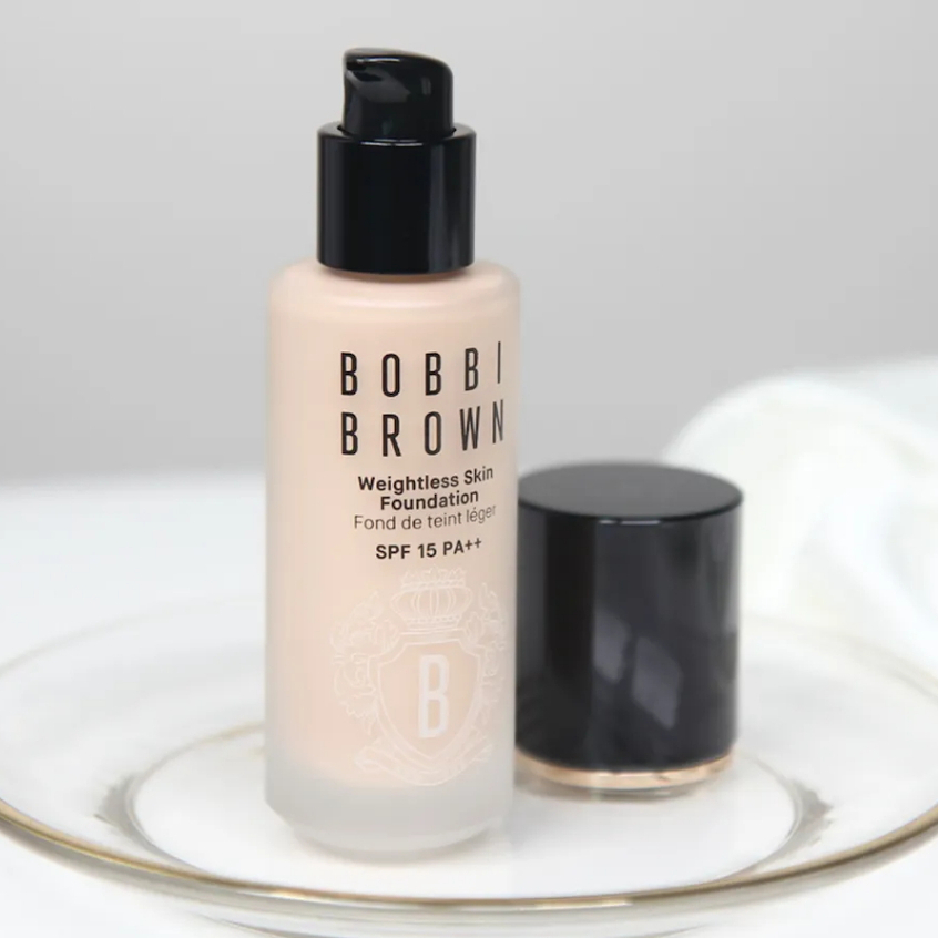 รับประกันของแท้💯 *สูตรใหม่* Bobbi Brown Weightless Skin Foundation Weightless Skin SPF 15 PA++ 30ml