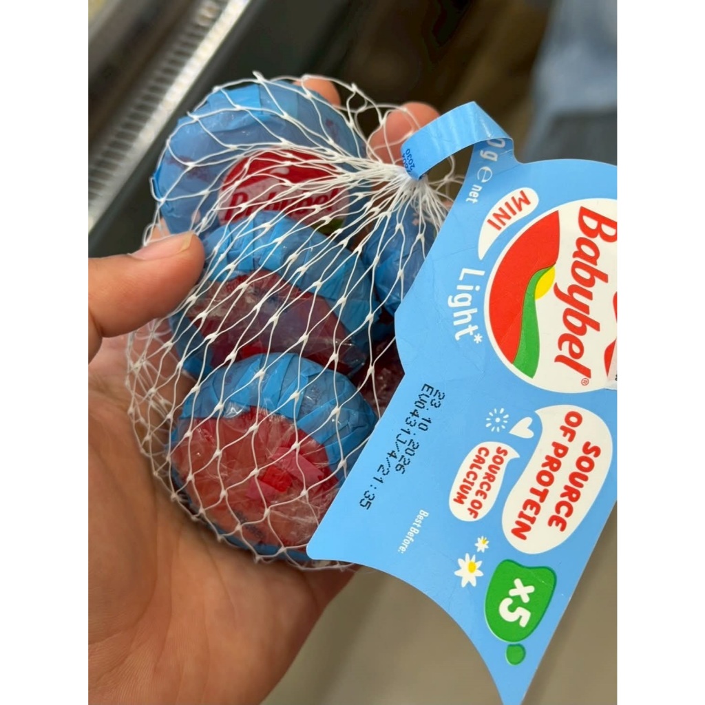 Babybel ชีสสีฟ้า สูตรออริจินัล (Original) ซึ่งเป็นชีสกึ่งแข็ง