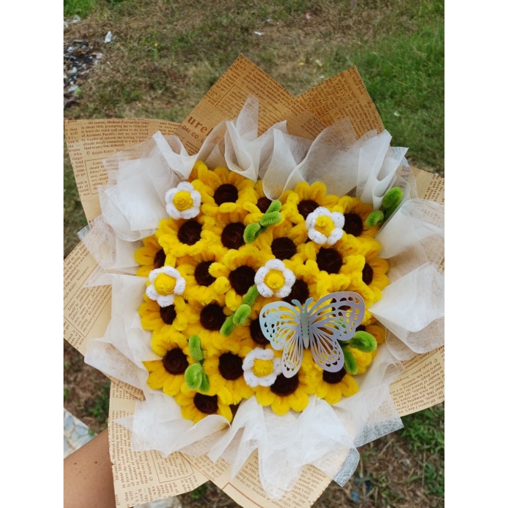 ช่อดอกทานตะวันจิ๋ว 25 ดอก ของขวัญรับปริญญาหรือโอกาศพิเศษ