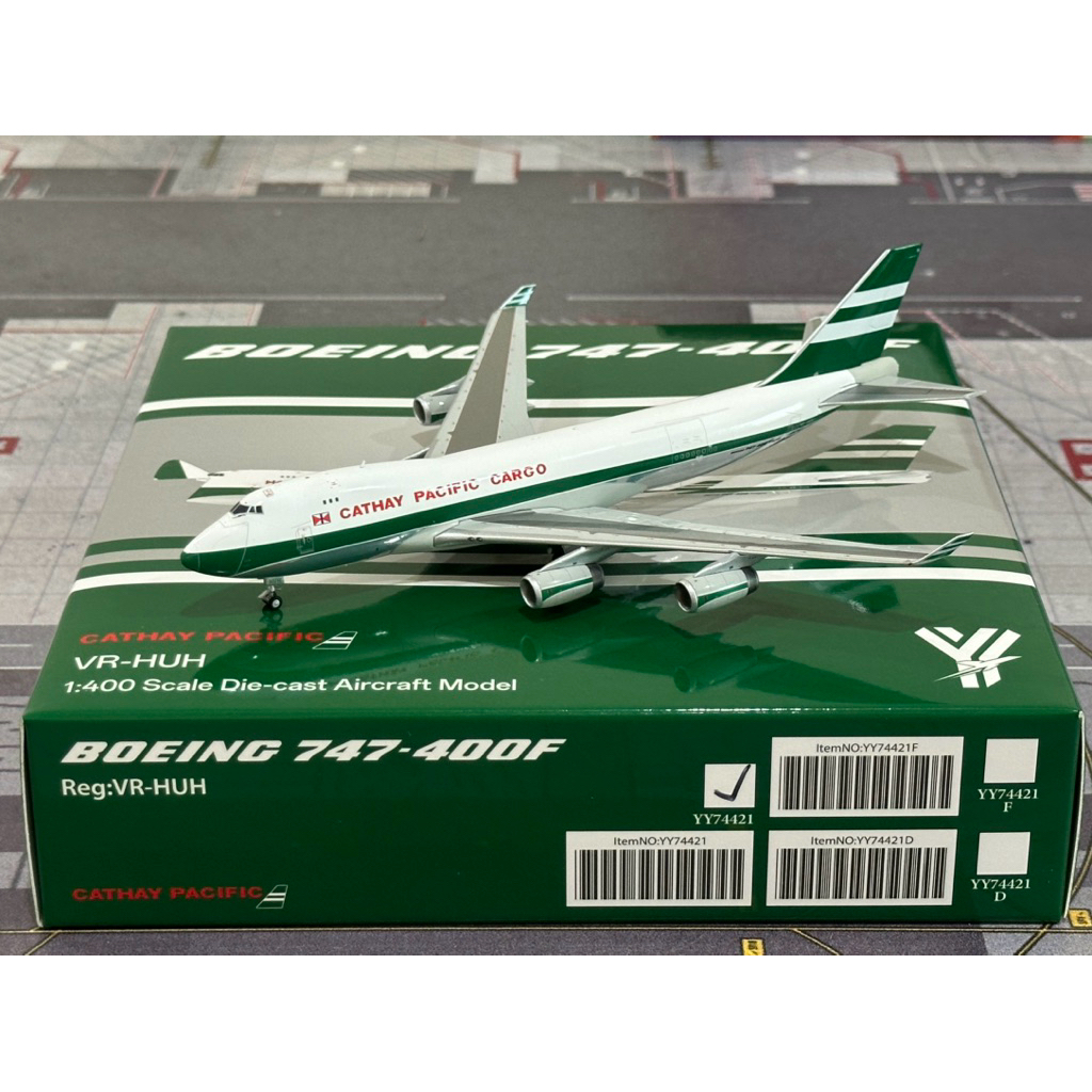โมเดลเครื่องบิน Cathay Pacific Cargo 747-400F VR-HUH Scale 1:400 By YY Wings