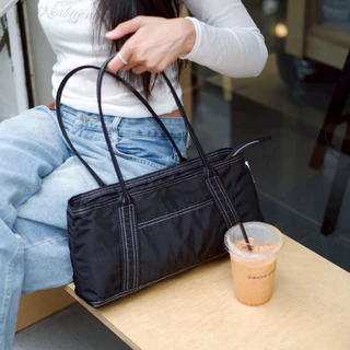 Malabaru 'Lola' Bag กระเป๋าสะพายผ้าไนลอน