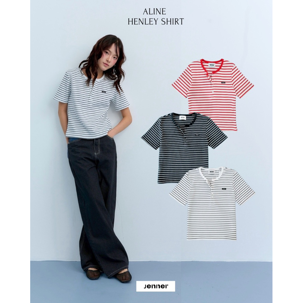 JENNER - ALINE HENLEY SHIRT เสื้อยืดแขนสั้นผ้าร่องลายทาง ขนาดยืดหยุ่นฟรีไซส์ ทรงเฮนรี่