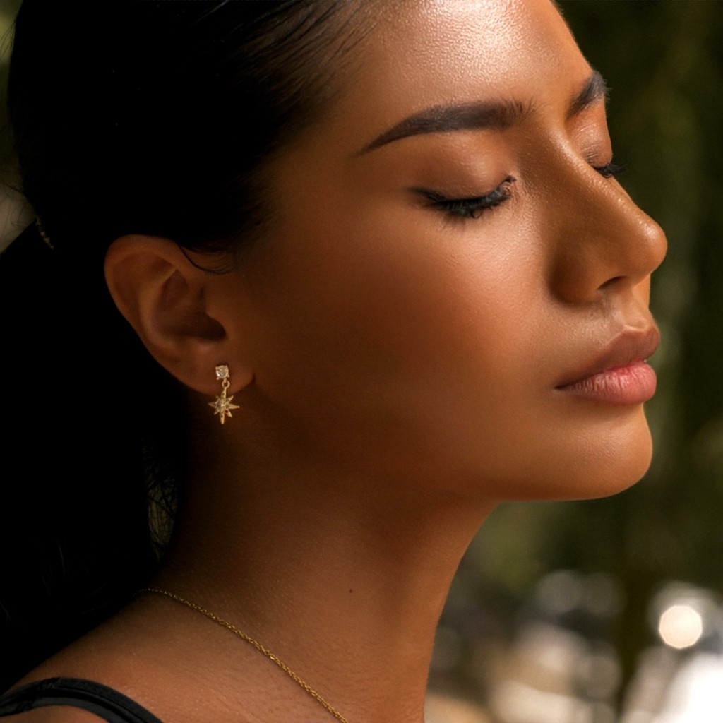 Vachana - Lustre of the North Earrings (ต่างหูแสงสว่างแห่งทิศเหนือ)