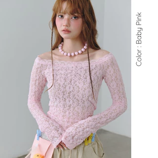 AMUSE BKK - Cleo Lace Top เสื้อลูกไม้ปาดไหล่แขนยาว ผ้าลูกไม้ซีทรูมีซับใน ทรงเข้ารูป