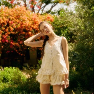 lookbooklookbook cher top