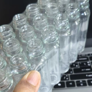 ขวดแก้ว 24 มล จุกรู ฝาดำ แพคละ20ขวด สำหรับใส่ของเหลว น้ำมันต่างๆ เช่น น้ำมันเหลือง น้ำมันเขียว น้ำมันนวด