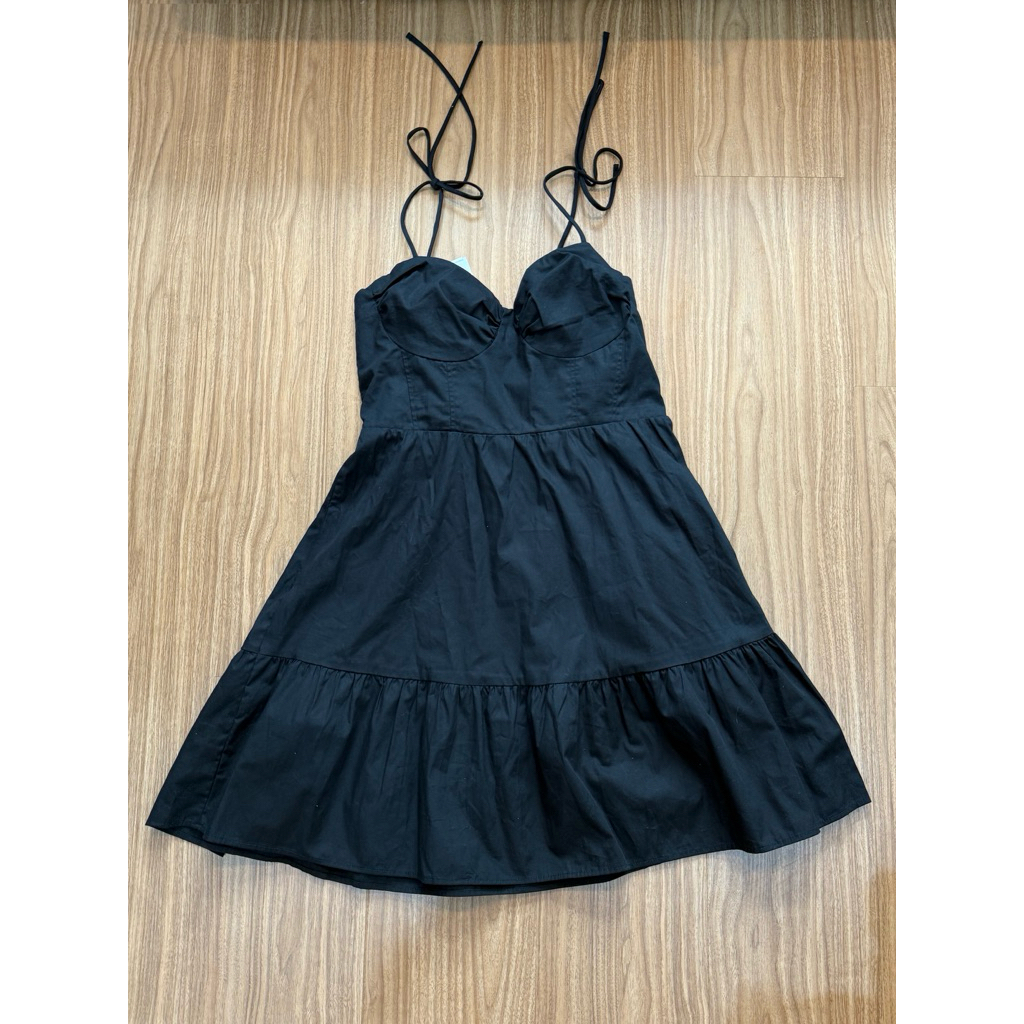 H&M dress เดรสดำสายเดี่ยวมัดโบว์ น่ารักมากก size M ซื้อมา 799 ส่งต่อ 600
