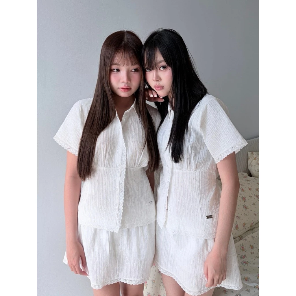 villie Autumn Set เสื้อเชิ้ตแขนสั้นกับกระโปรงกางเกงผ้าลูกไม้
