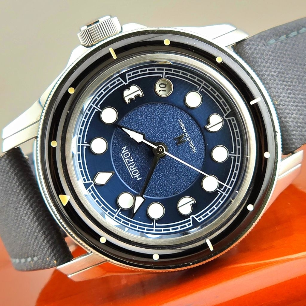 Horizon Nautilus "Aegean Blue" (บางครั้งเรียกว่า Horizon Diver – Aegean Blue)