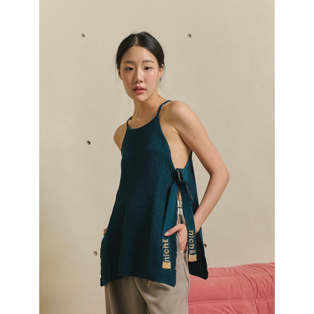 NICHII - LIPA DAISY KNITTED เสื้อไหมพรม สายเดี่ยว ผูกข้าง