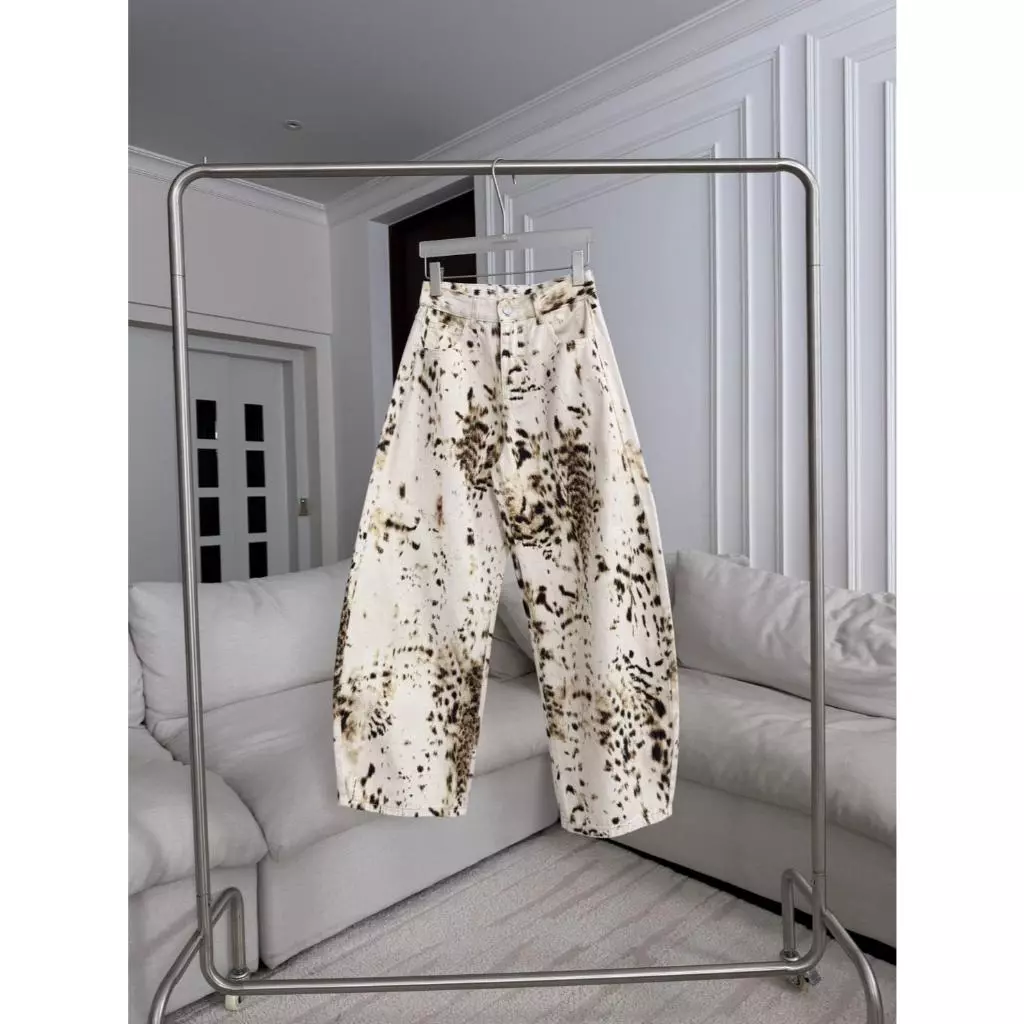 PTJ30339 Snow Leopard Denim Jeans PROMTHONG
