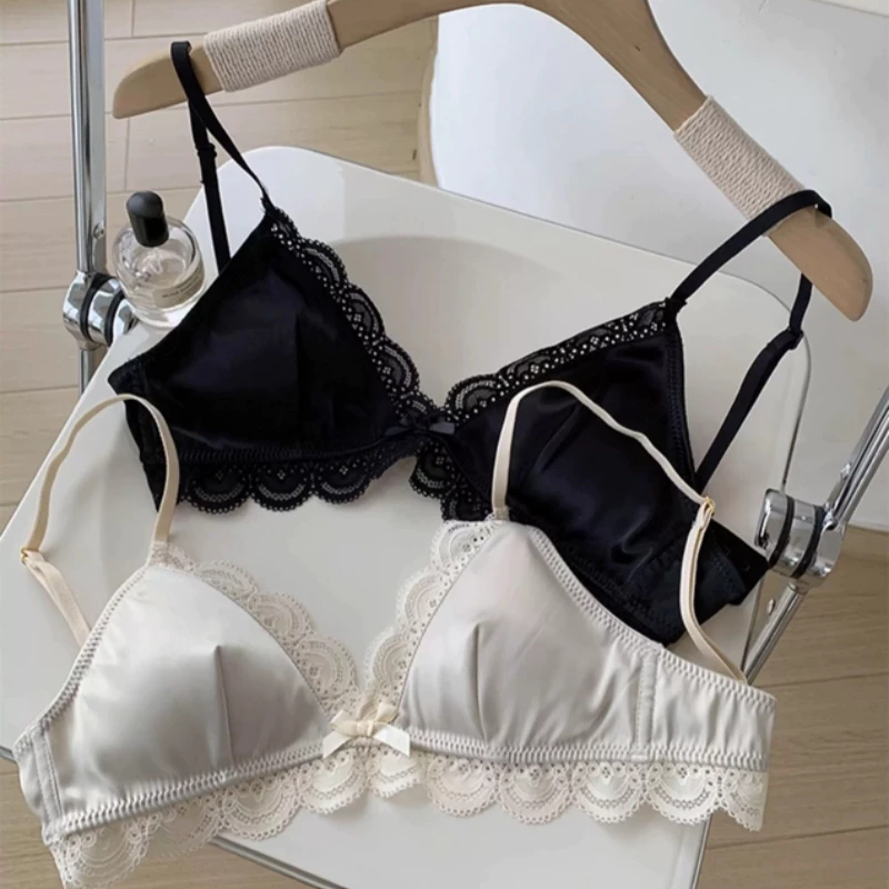✨ มาใหม่ พร้อมส่ง🎀Lace🎀บราเสริมทรง ขอบลูกไม้ คัพสามเหลี่ยมนุ่ม กระชับสวย นุ่มสบาย อ่อนโยนต่อผิว สวมใส่สบาย
