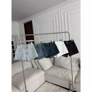 PTJ30366 Amie Short กางเกงยีนส์ขาสั้นทรง Hot Pants PROMTHONG