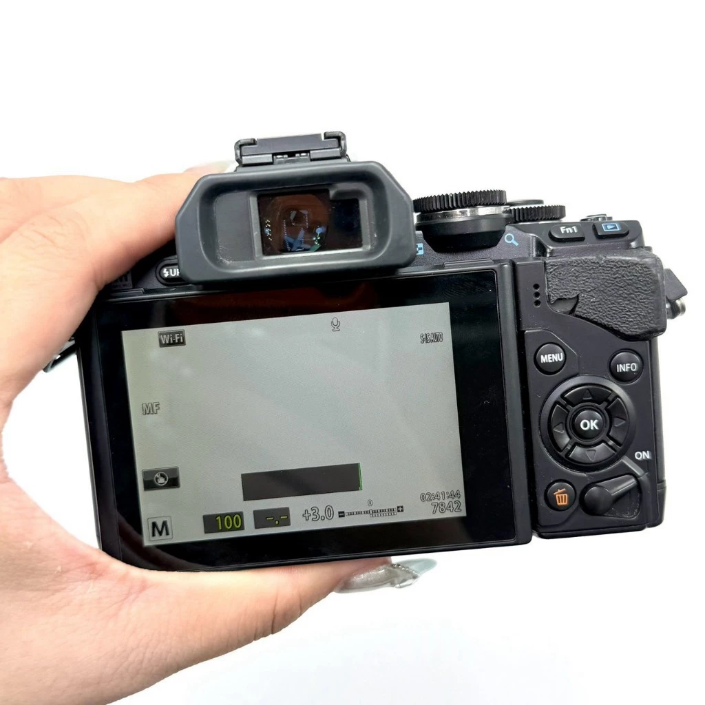 Olympus OM-D E-M10 Mark II เลนส์ 14-42mm thumbnail 8