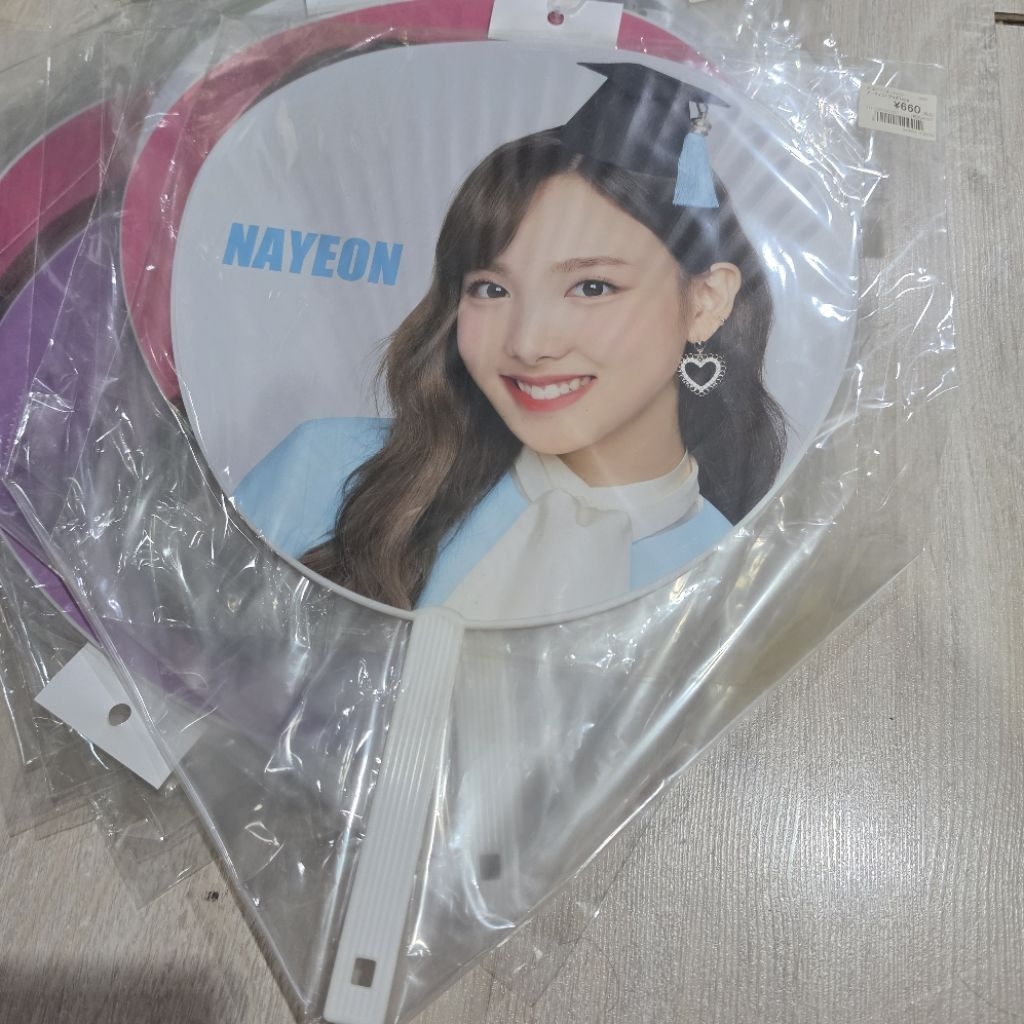 พัดพลาสติก (Nayeon) TWICE one More Time พัด Twice ของแท้ japan official
