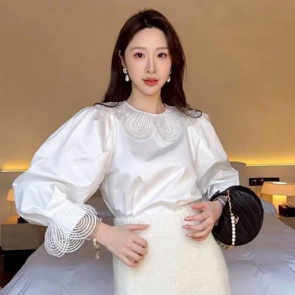 พร้อมส่ง‼️ (GMG53) เสื้อบลูส์คอกลมสีขาวออฟไวท์ คอกลม ผ้า Cotton Twill แขนตุ๊กตาพองยาว งานดีไซน์ปกเสื้อและปลายแขน