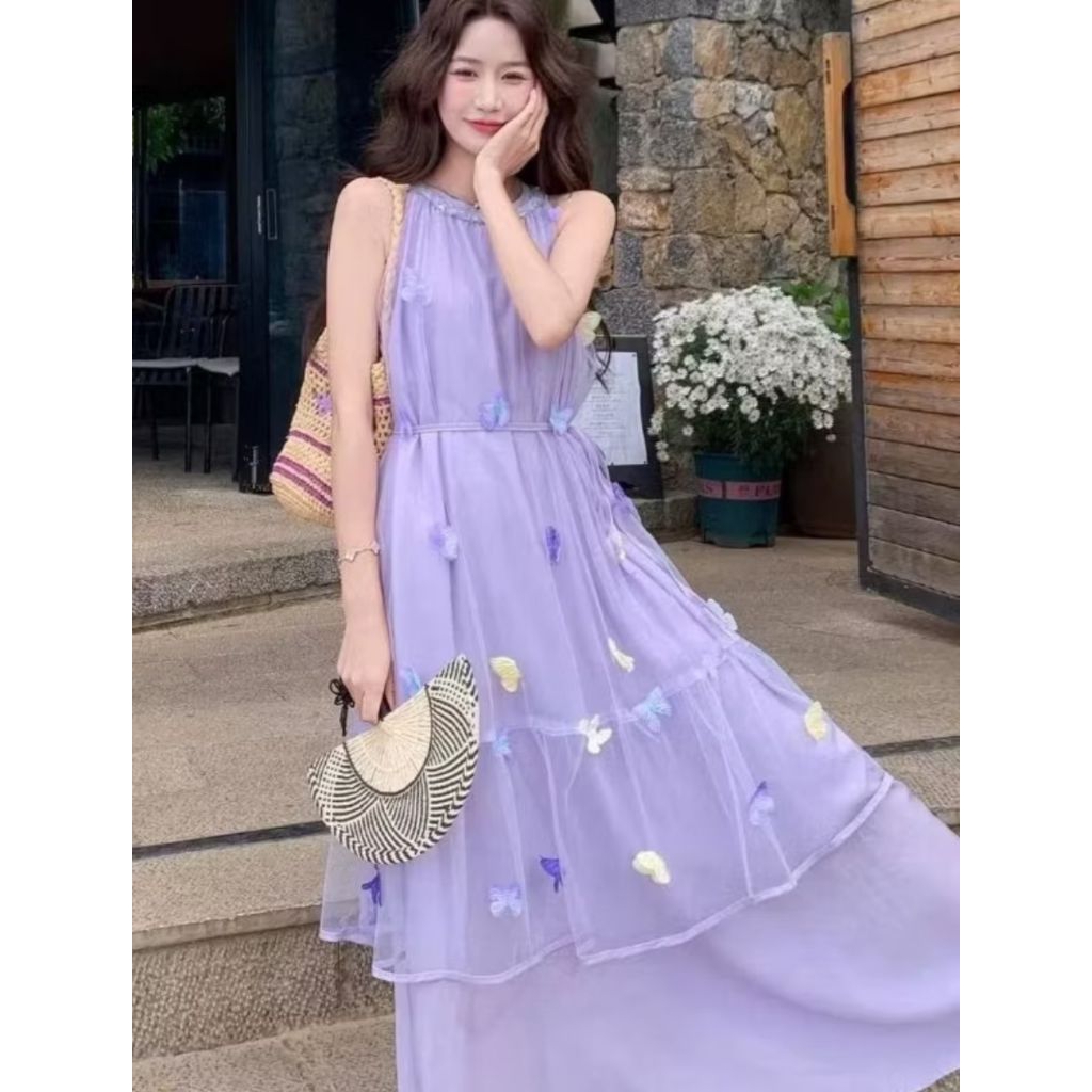 เดรสยาวสไตล์รีสอร์ตริมทะเล ดีไซน์สวยโดดเด่นและโรแมนติก แบบคล้องคอผ้าตาข่ายโปร่ง เน้นเอวช่วยให้ดูเพรียวสวย