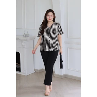 ตัวกว้างพลัสไซส์ เสื้อคอวีแขนระบาย (ลายริ้วดำ) สาวอวบ ผ้า Cotton ผสม Poly เสื้อคอวี เสื้อแขนระบาย พลัสไซส์ S490-0106