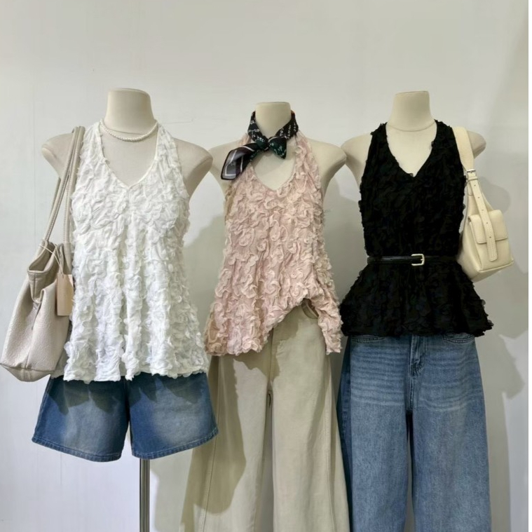 M2258 เสื้อสายเดี่ยว/คอวี แฟชั่นเท็กซ์เจอร์อัดย่นขนฟูสุดฮิต ทรงปล่อยใส่สบาย ช่วยอำพรางหุ่น ลุคเซ็กซี่เบาๆ