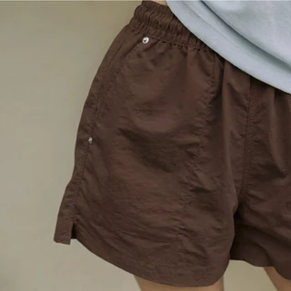 Madmatter - Rivet Nylon Shorts กางเกงขาสั้นผ้าไนลอน